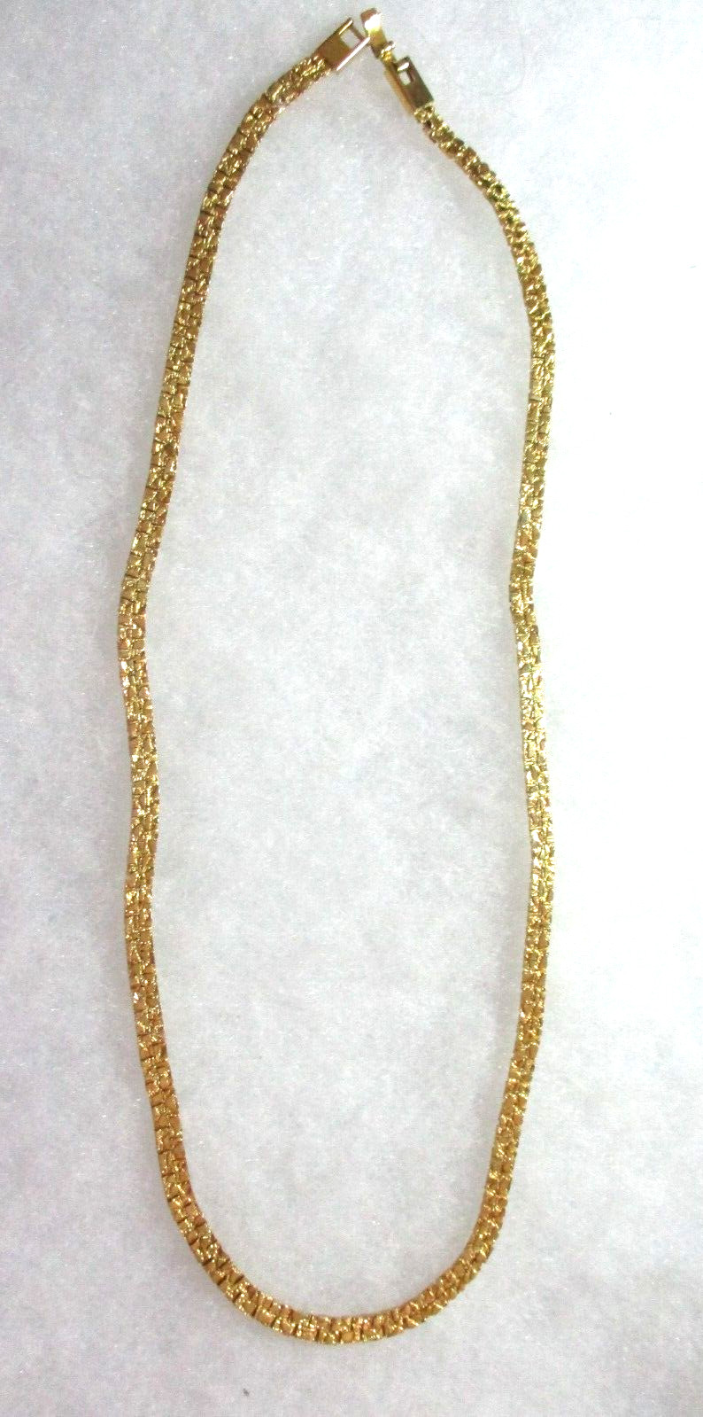 24" Vintage Shiny Gold Tone Nugget Style Flat Chain N… Gem