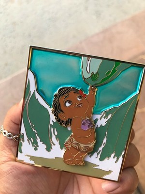 Disney Baby Moana Fantasy Pin Limited Edition 50 Glow In The Dark Ebay