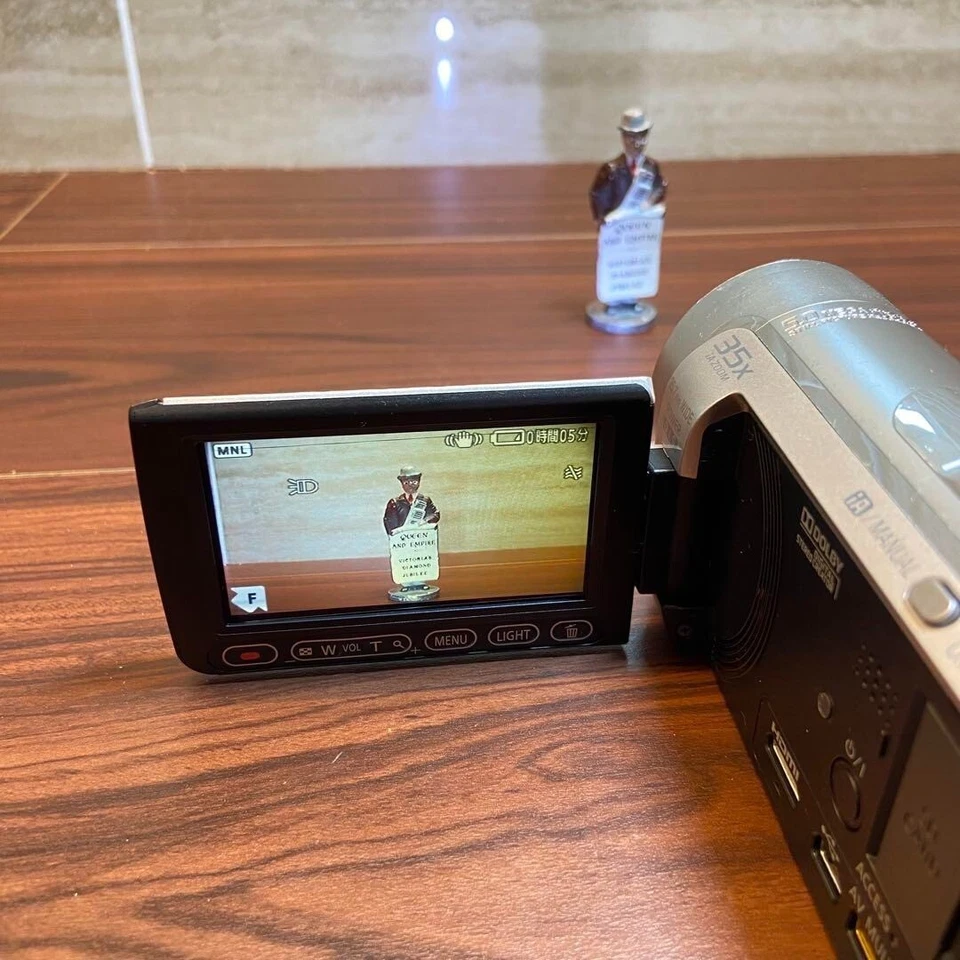 Videocámara Panasonic HDC-TM60, 3398 de Japón Foto 3 de 4