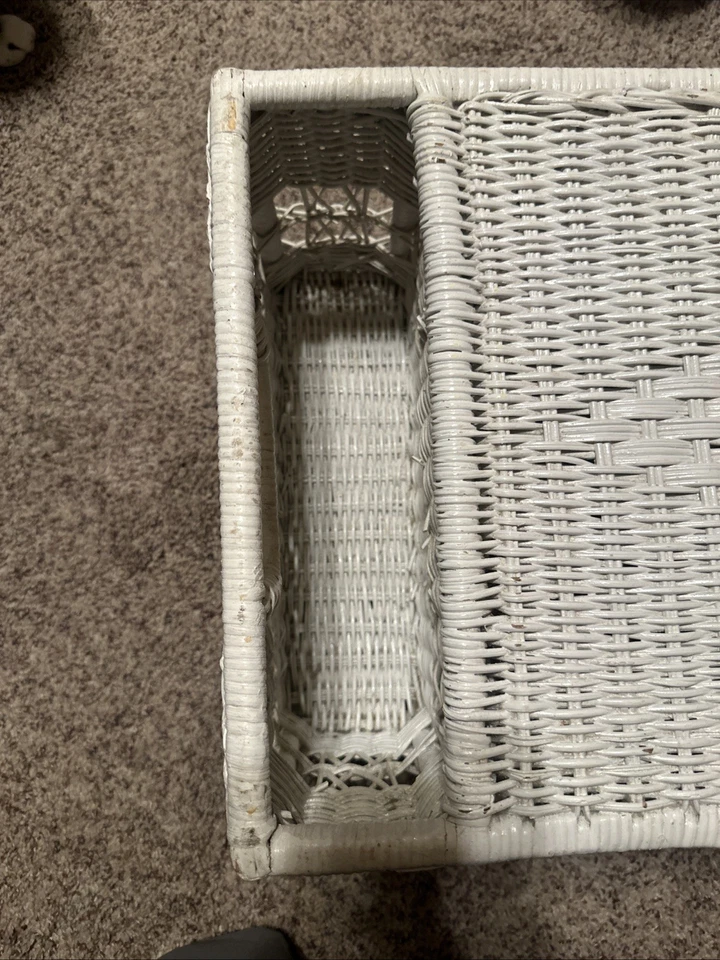 Vintage Wicker Bed Breakfast Lap Serving Tray with Magazine Holder - Image 4 of 4