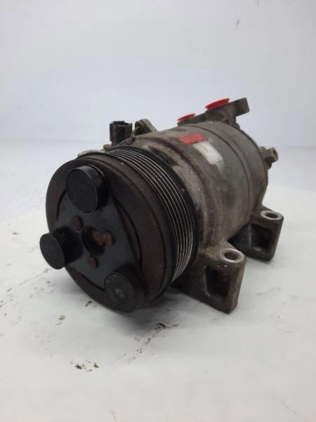 Compresor de aire acondicionado Nissan Titan 2004-2007 5,6 L usado OEM Foto 3 de 4
