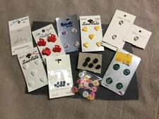 Lot of Vintage Sewing Buttons Variety Of Brands And Colors