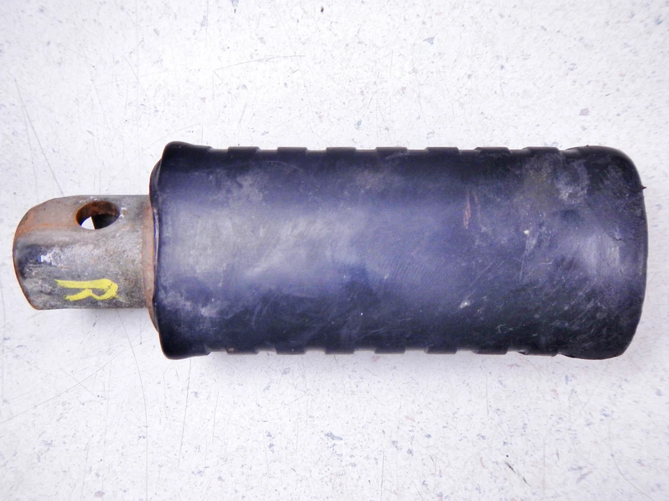 77 KAWASAKI KZ650 KZ650B ESTRIBA LATERAL DERECHA ESTRIBO PASO Foto 4 de 4