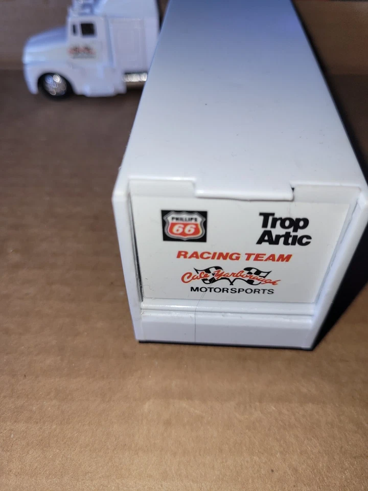 Racing Champions 1:64 NASCAR Team Transporter Cale Yarborough Trop Artic #66 Foto 3 de 3