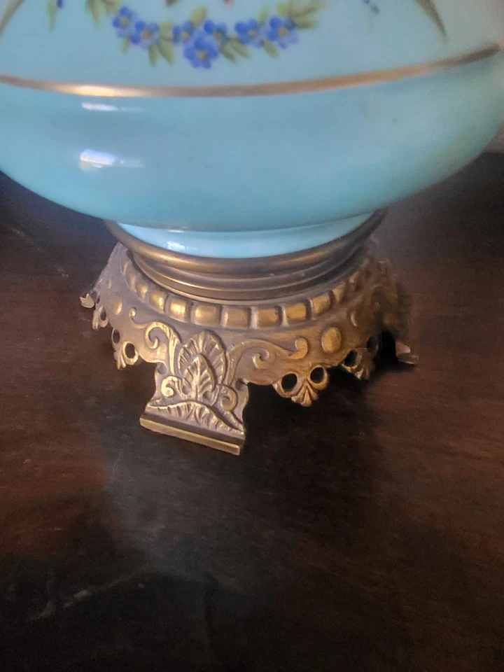 ANCIENNE LAMPE À PÉTROLE NAPOLEON III EN OPALINE TURQUOISE A DÉCOR PEINT ÉMAILLÉ - Photo 3/3