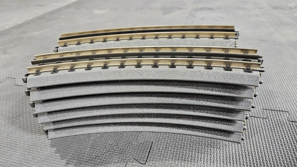 MTH 40-1042 RealTrax O-42 Curved Solid Rail Track Sections lot of 12 - Image 3 of 4