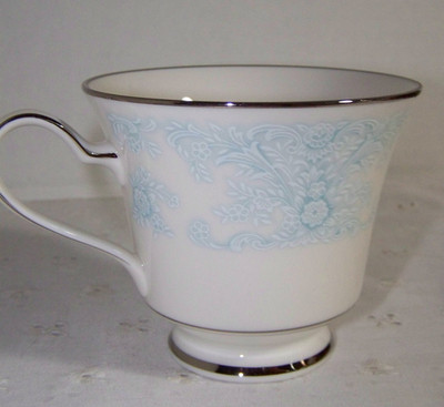 Vtg. NORITAKE Ivory China Blue MOONBEAM #7149 Coffee Cup (NO saucer) replacement