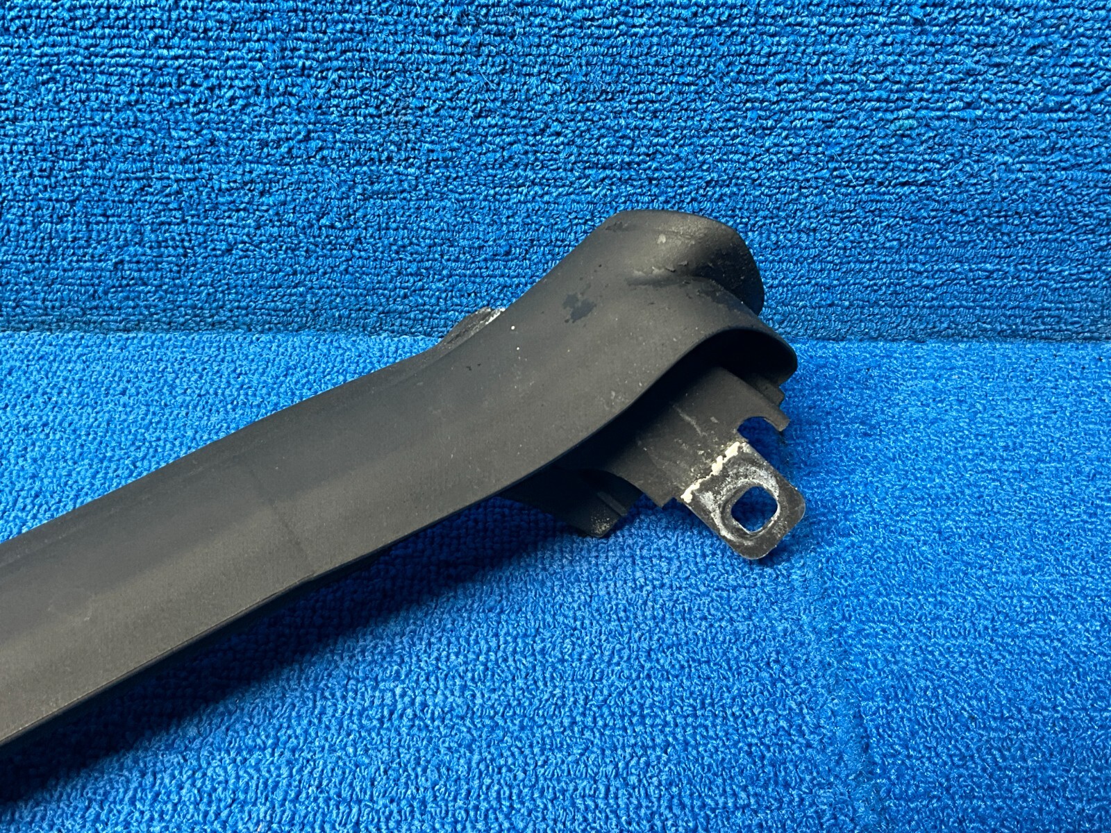2007-2010 BENTLEY CONTINENTAL GTC FRONT LEFT A PILLAR WEATHER STRIP GASKET OEM