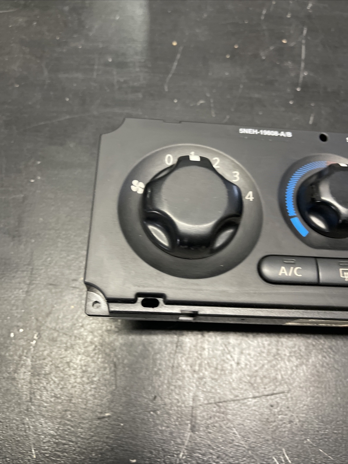 20052012 Nissan Pathfinder / Xterra AC Heater Climate Control Manual