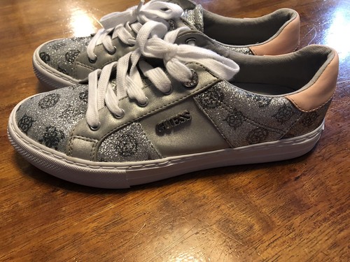 GUESS GWLoven3 Women’s Size 8M Silver Glitter Lace Up Low Top Sneaker Shoes EUC - Picture 15 of 16