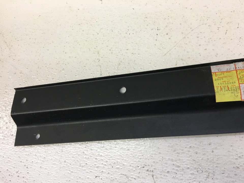 Soporte de montaje fascia parachoques delantero GM NOS 1985-91 Pontiac 6000 10030448 Foto 4 de 4