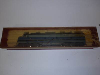 Rivarossi E-Diesellok EMD E8 Baltimore & Ohio Spur HO 1829