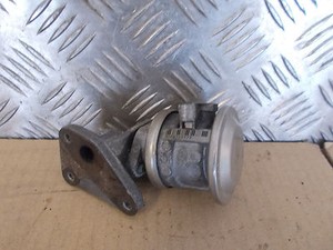 Audi VW 2.4 2.8 V6 AGR Ventil rechts links 078131101F 078131102 Abgasventil