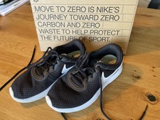 Nike Turnschuhe Schwarz Weis Größe 36