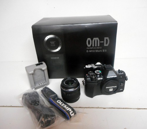 Olympus OM-D E-M10 Mark IIIs w/14-42mm II f4.5-5.6 R Lens kit Low Shuuter Count