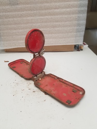 Vintage Red Emergency Roadside Reflectors Set of 3 Folding Base Frame (V) - Picture 8 of 9
