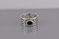 Sterling Silber 10 mm schwarzer Onyx geschlungen durchbrochen umrandet Bandring 925 Gr: 8