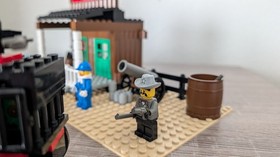LEGO Wild Western: 6765 Gold City Junction 98% complete, army banker cowboy