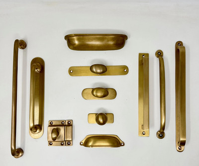 Knopf Griff Riegel Backplate Messing massiv ALTER UNLACKIERT Küche Ersatz