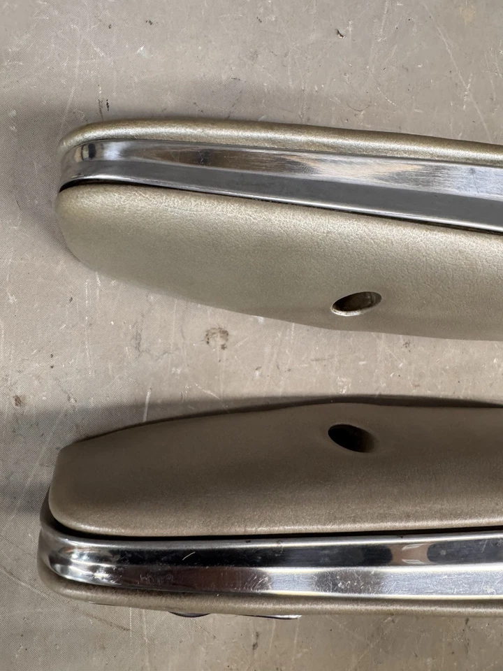 Ford Galaxie 500 1963 1964 interior 2 puertas reposabrazos traseros Fairlane OEM Foto 3 de 4