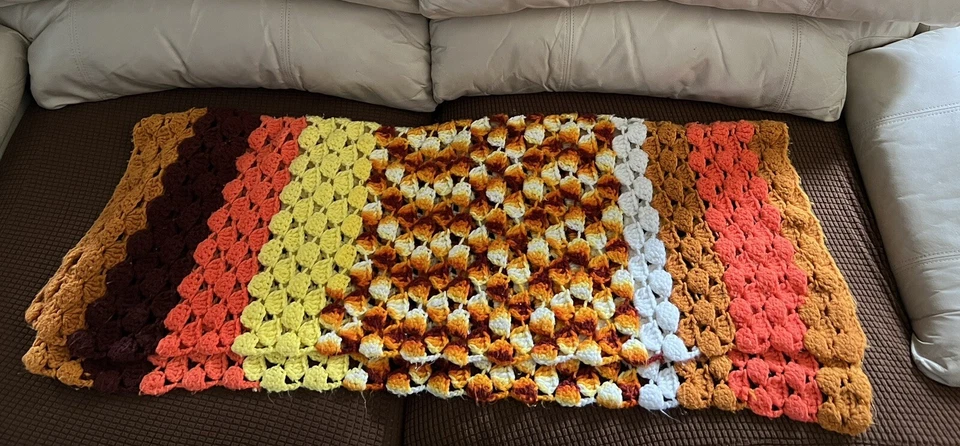 "Manta/cubierta de mesa afgana tejida a ganchillo vintage otoño 39""x30""" Foto 4 de 4