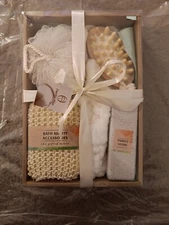 Spa Kit 6 Pcs Set Bath & Body Acesssory Set Pumice Stone, Headband, Loofah 