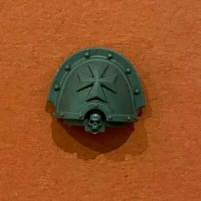 Black Templar Sword Brethren - SCHULTERPOLSTER (E) - Bits 40K 