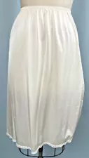 Classic Half slip SIZE MEDIUM Length 26" cream Ivory white VANITY FAIR slit 