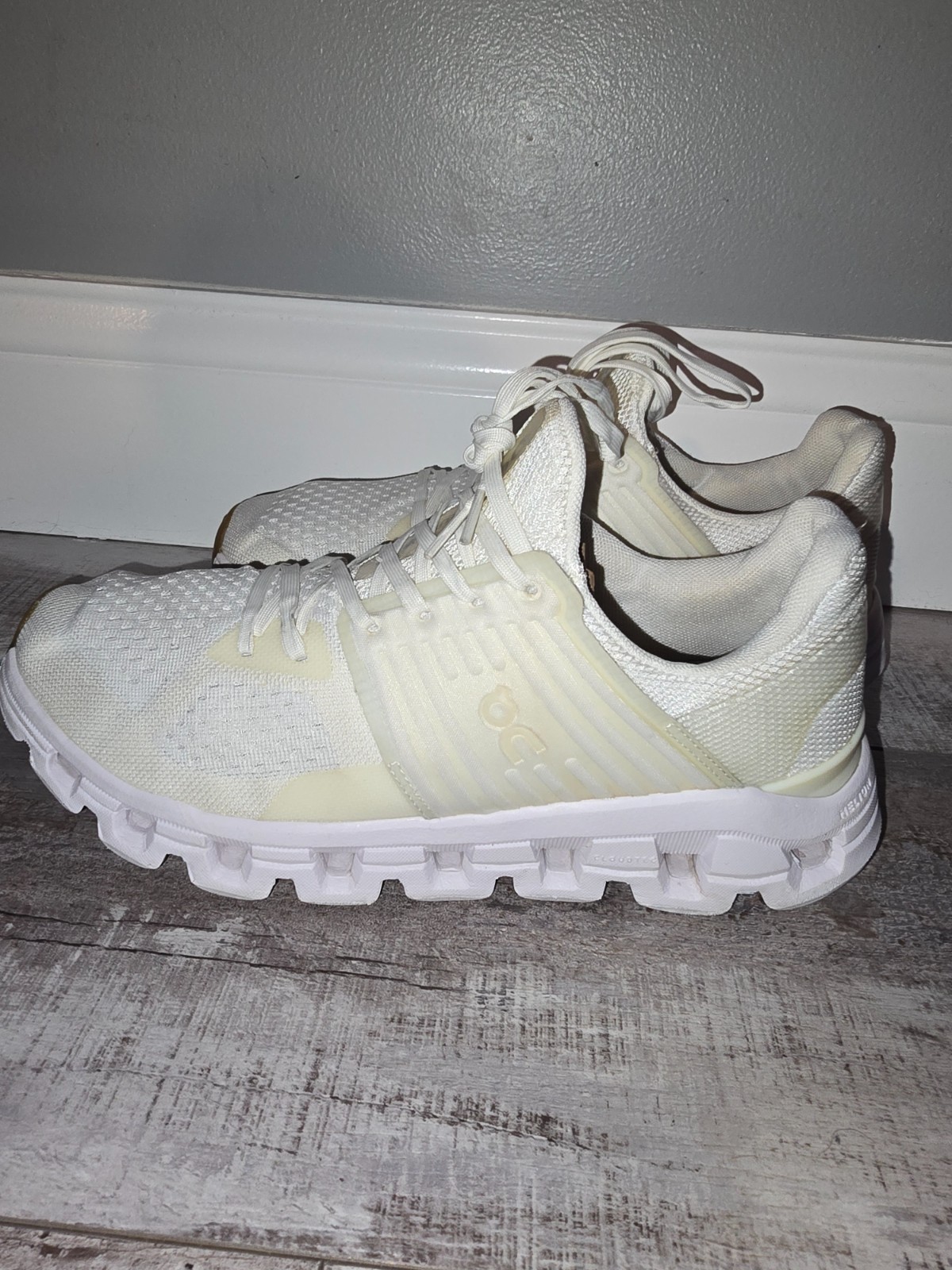 ON CLOUD Cloudswift "All White"  Running - EXCELL… - image 1