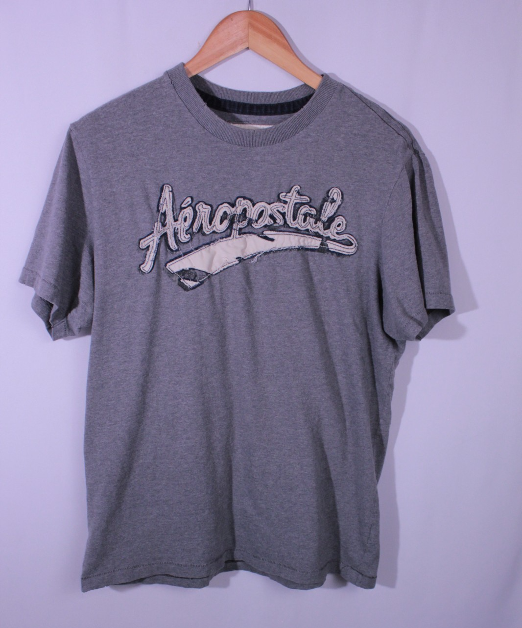 Early Y2K Aeropostale grey preppy t-shirt