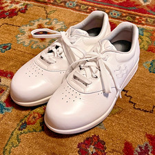 SAS Women  s Sneaker Walking Shoe Tour II White Size 6.5 W worn once MINT