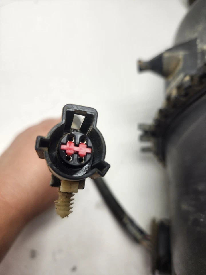 Ford F-150 XLT 1997-1998 4,2 V6 filtro de aire caja montaje carcasa fabricante de equipos originales  Foto 2 de 4