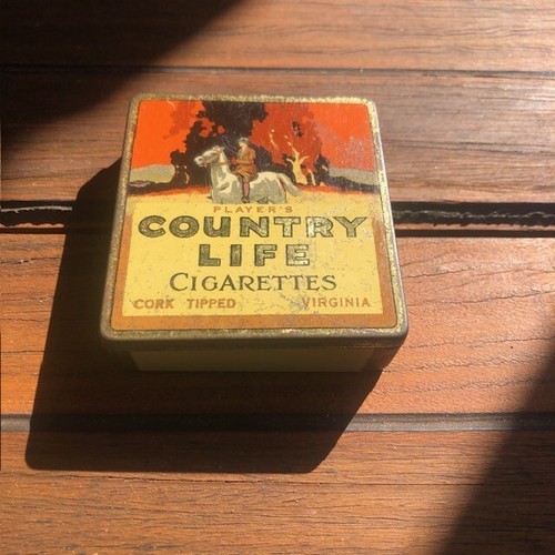 Vintage Cigarette Tin - Player's Country Life Cork Tipped Viginia. C 1950's. - Picture 2 of 4