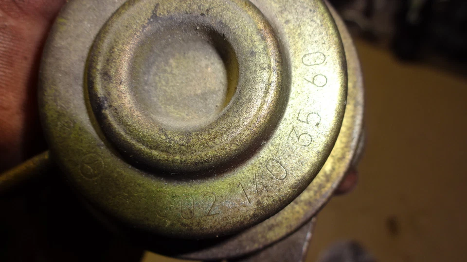 Válvula de recirculación de gases de escape Mercedes-Benz W163 ML320 2) 0021403660 válvula Foto 2 de 2