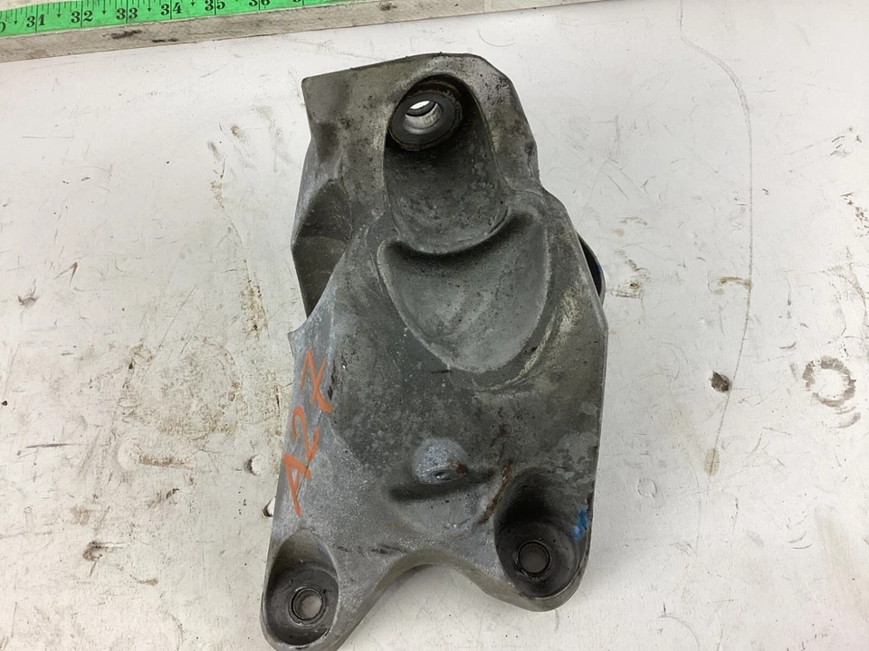 2013-2015 Cadillac ATS Front Left Driver Side Engine Mount Bracket 20841853 OEM. - Image 4 of 4