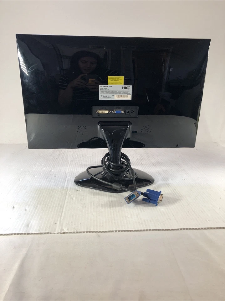 USED HKC N1812 Computer Monitor  - Image 3 of 4