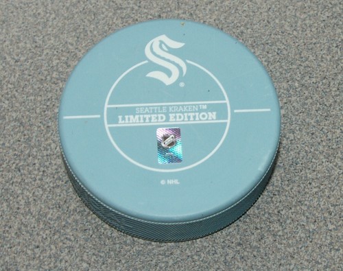 Seattle Kraken vs Buffalo Sabres Game Day Match-Up Puck 10-25-2022 - Picture 2 of 2