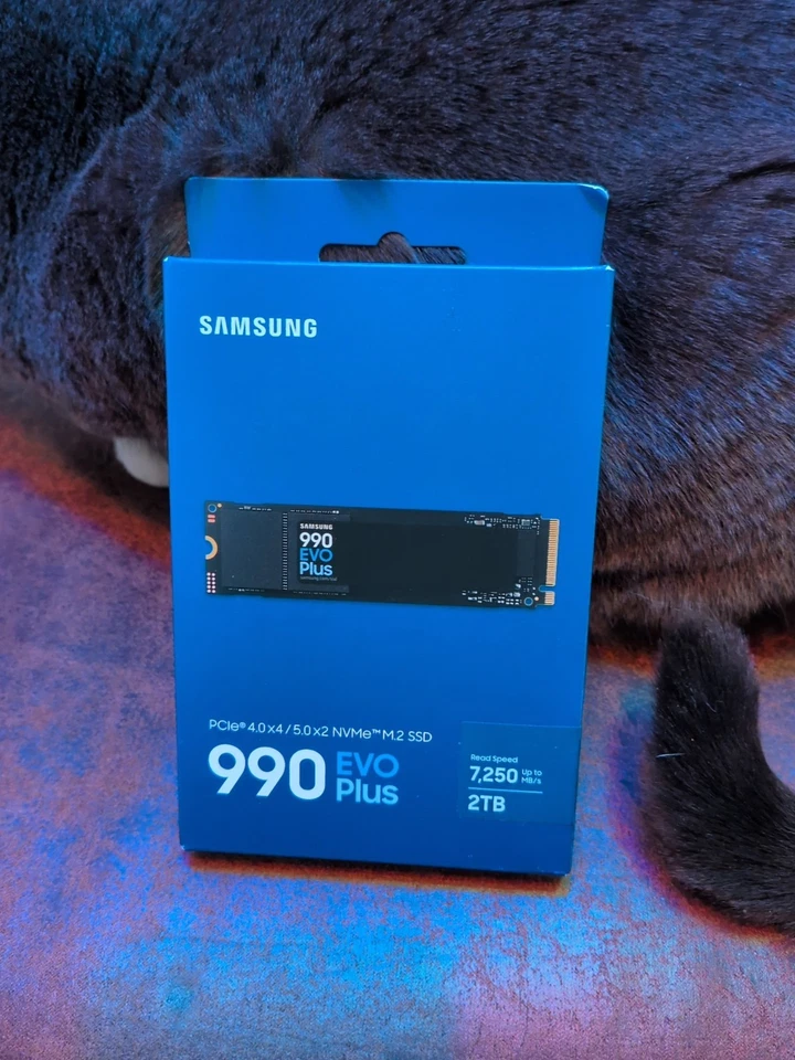 SAMSUNG 990 Plus 2TB SSD PCIe NVMe M.2 Hard Drive MZ-V9S2T0B/AM - Image 2 of 3