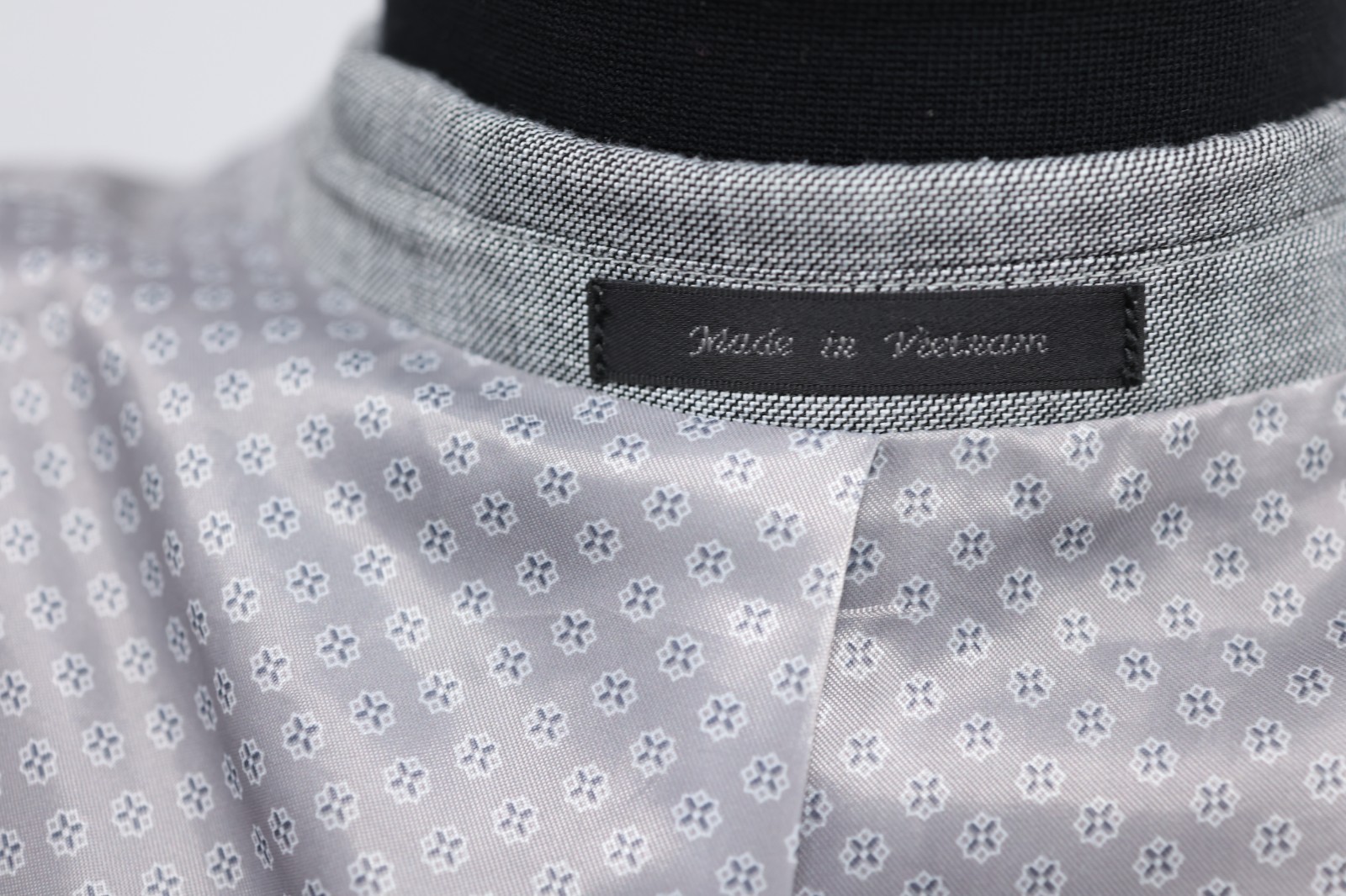 CHAPS mens solid light gray two button sport coat… - image 13