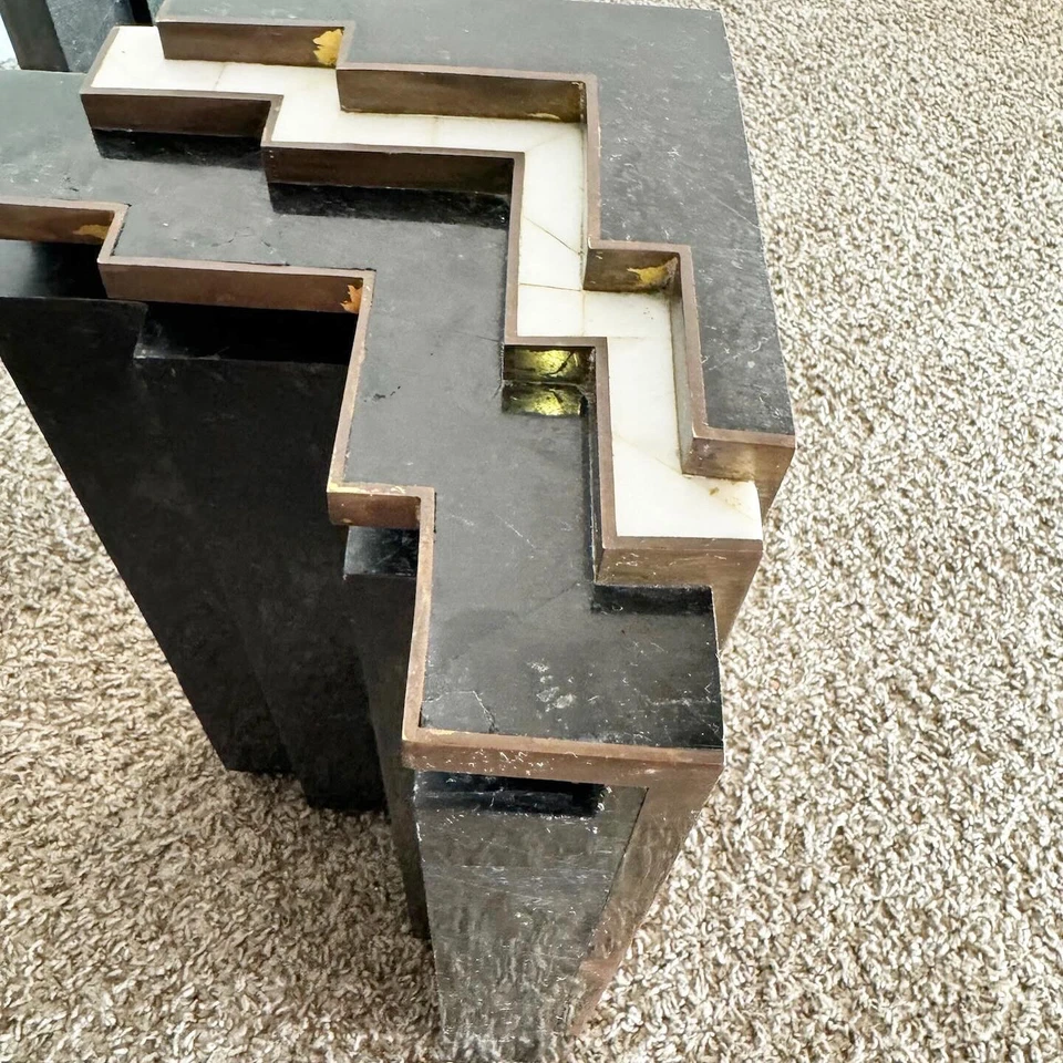 Mesa de centro Art Deco con tapa de vidrio teselado de piedra y latón Foto 3 de 4