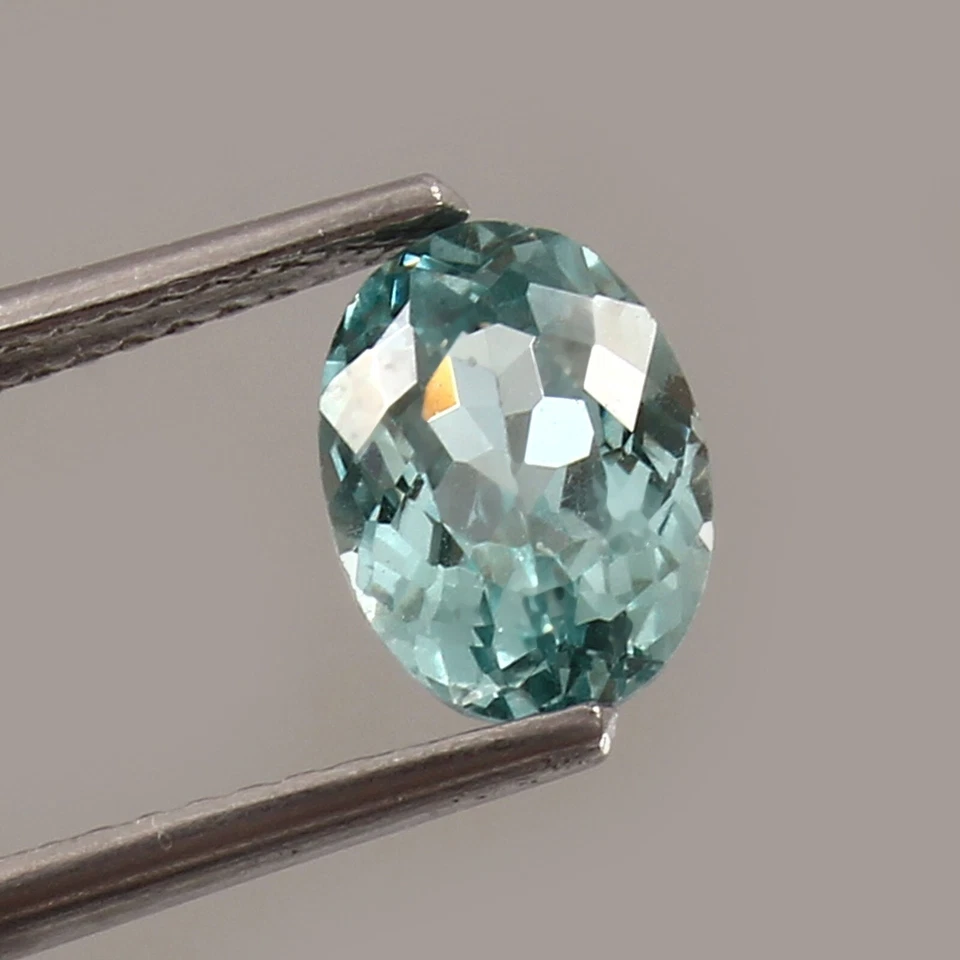 AAA 1.50 CT Natürlich Ceylon Kostüm Grün Spinell 8x6 MM Lose Oval Schliff - Bild 2 von 4