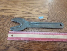 Vintage Vaughn Bushnell No 2. Alligator Wrench Early Tool