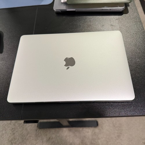Apple MacBook Pro (voll funktionsfähig) Touch Bar / 2018 Core i5 2,3GHz 8GB RAM 13" - Bild 7 von 11