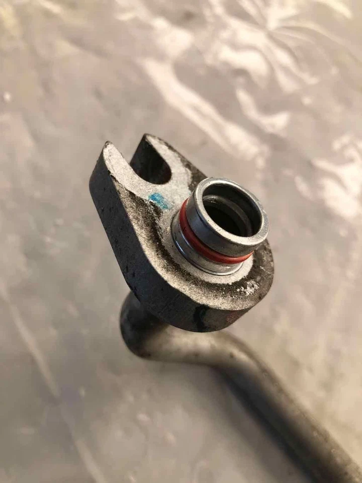 Manguera de tubo de descarga de refrigerante aire acondicionado Chrysler PT CRUISER 2004-2006 Foto 2 de 4