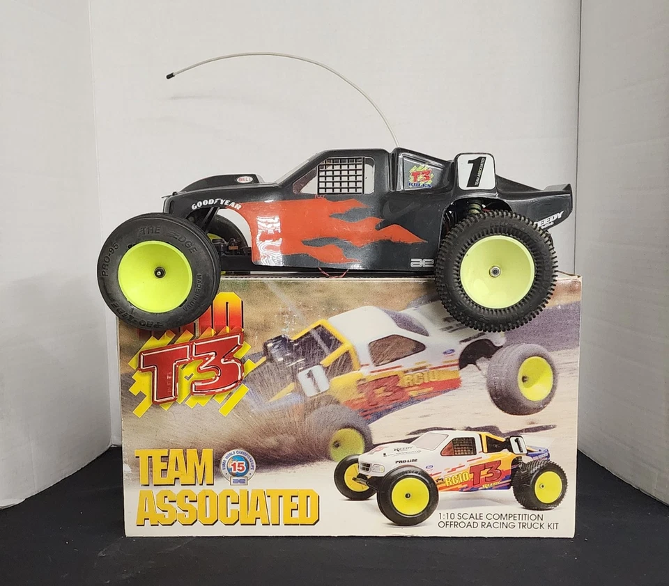 Team Associated RC10 T3 1:10 Competition Offroad Racing Truck Kit With Box - Image 2 of 4