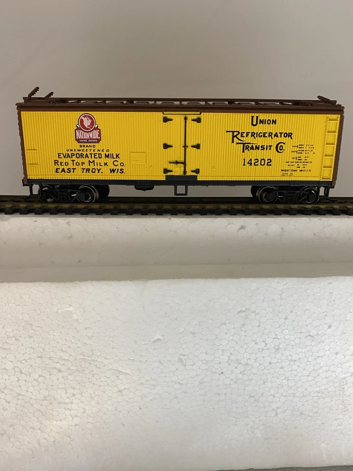 Roundhouse HO 40’ Wood Milk Car- Nationwide Milk   #14202  Red Top Milk Co. - Image 2 of 3