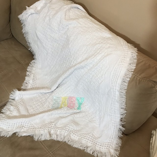white crib blanket
