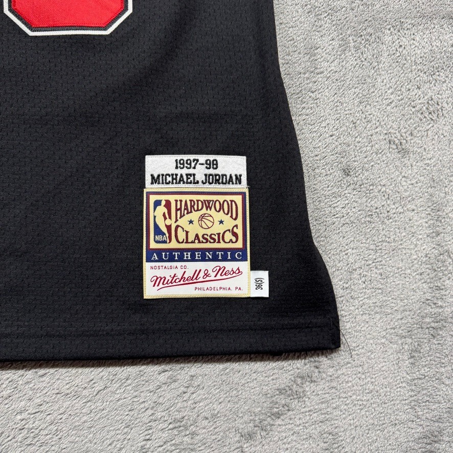Chicago Bulls Authentic Michael Jordan 97-98 Jersey Mens 36 S