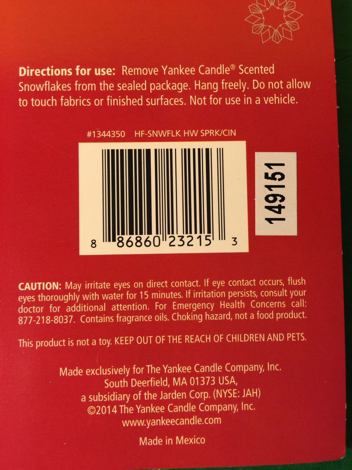 Yankee Candle Scented Snowflakes Sparkling Cinnamon 3 Per Package Gift