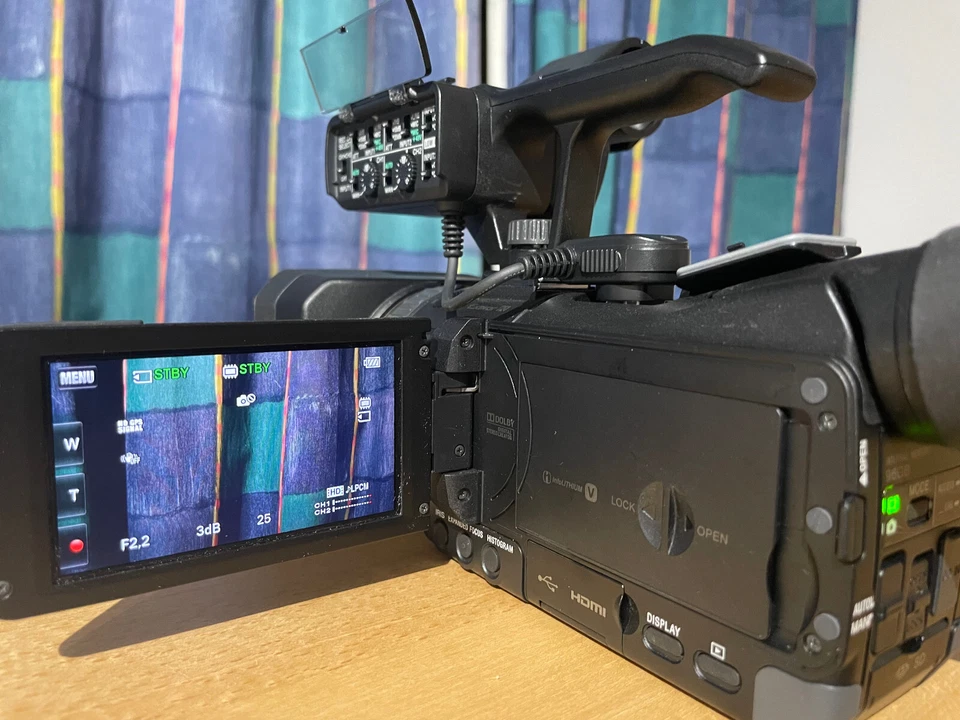 Sony Camcorder HXR-NX70E NXCAM - Bild 2 von 4